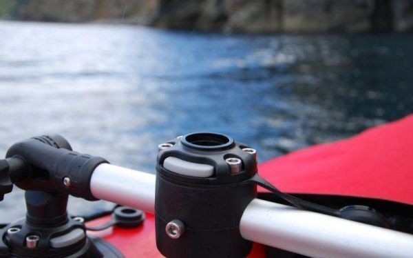 Targa FASTEN 610 mm mit zwei Schl&ouml;ssern mit schwarzem Rohr (Gr610-2)